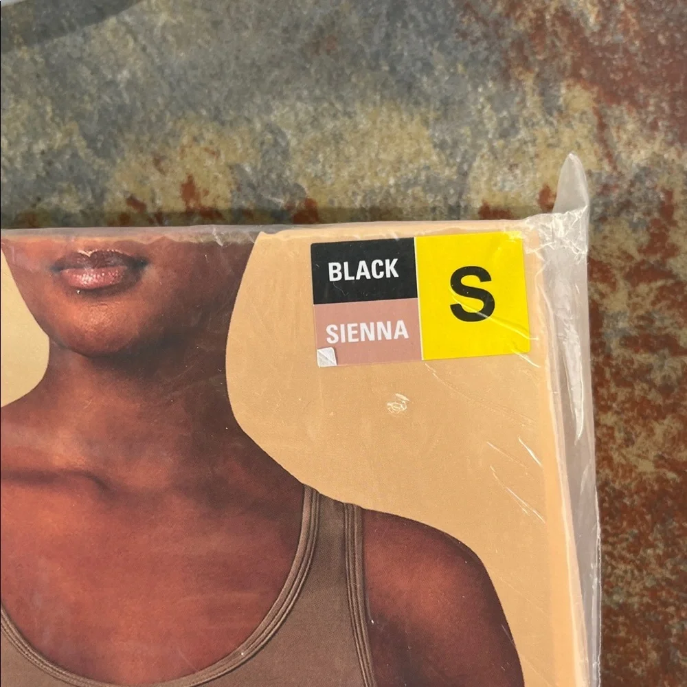 32 Degrees Women's Seamless Bodysuit - Black and Sienna nwt. Small - Picture 3 of 8